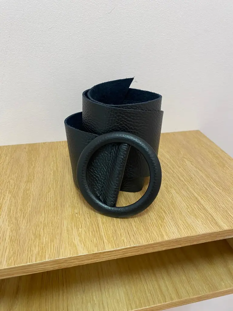 Ceinture large en cuir 110cm