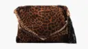 Shopper Leo la Carrie