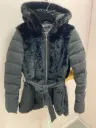 Veste à capuche cintrée mi FUR