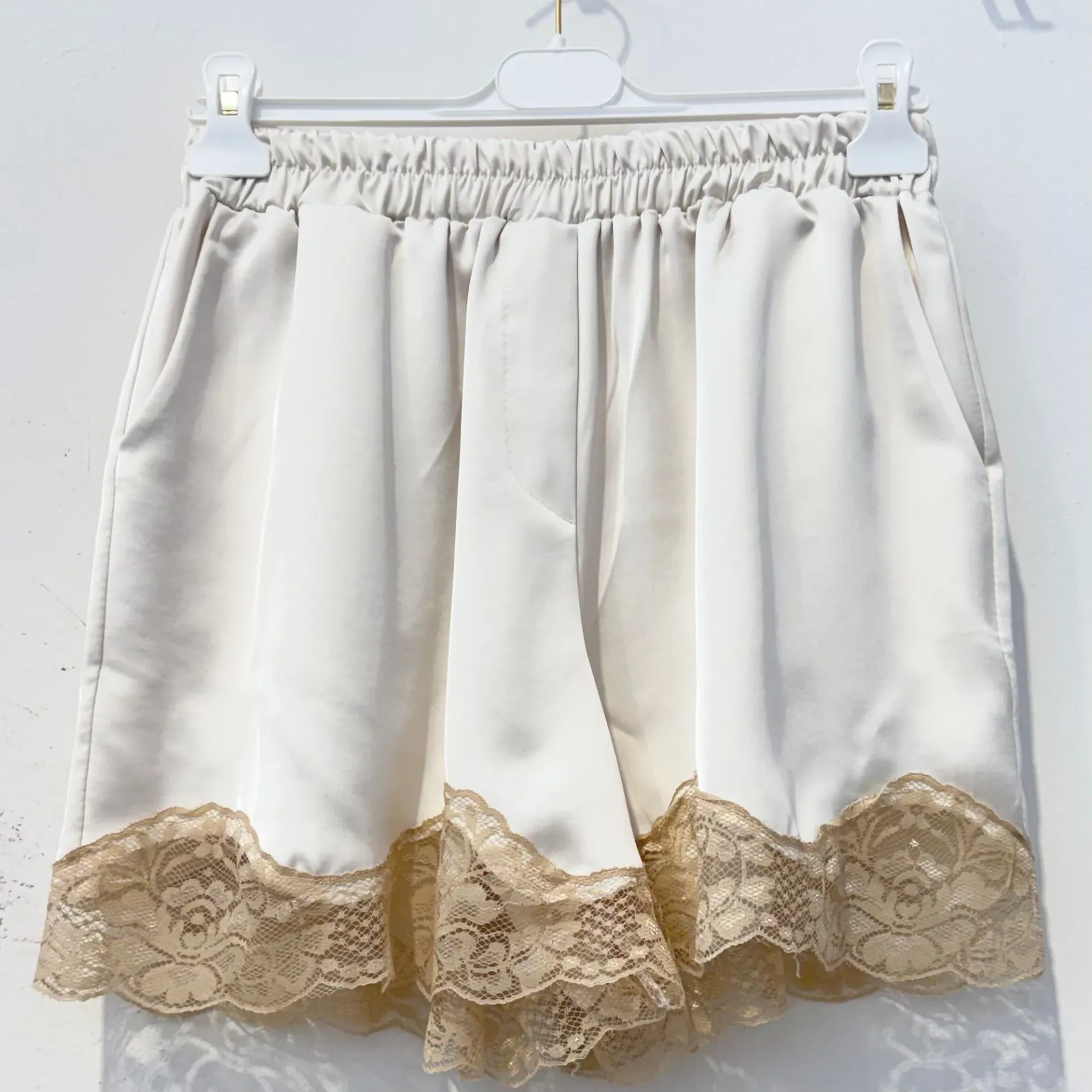 Short satin/Dentelle- TU