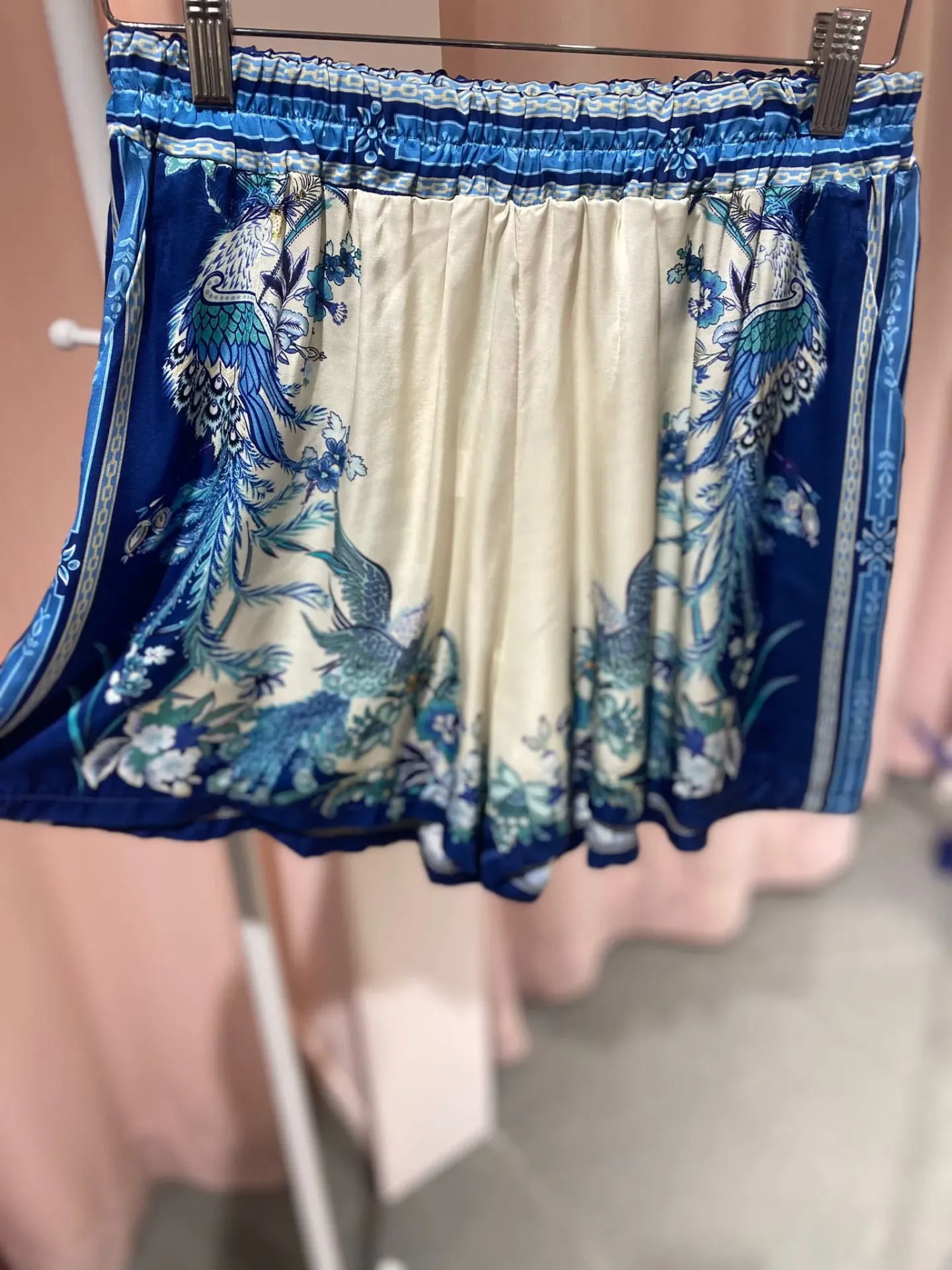 Short satiné décor bleu- TU