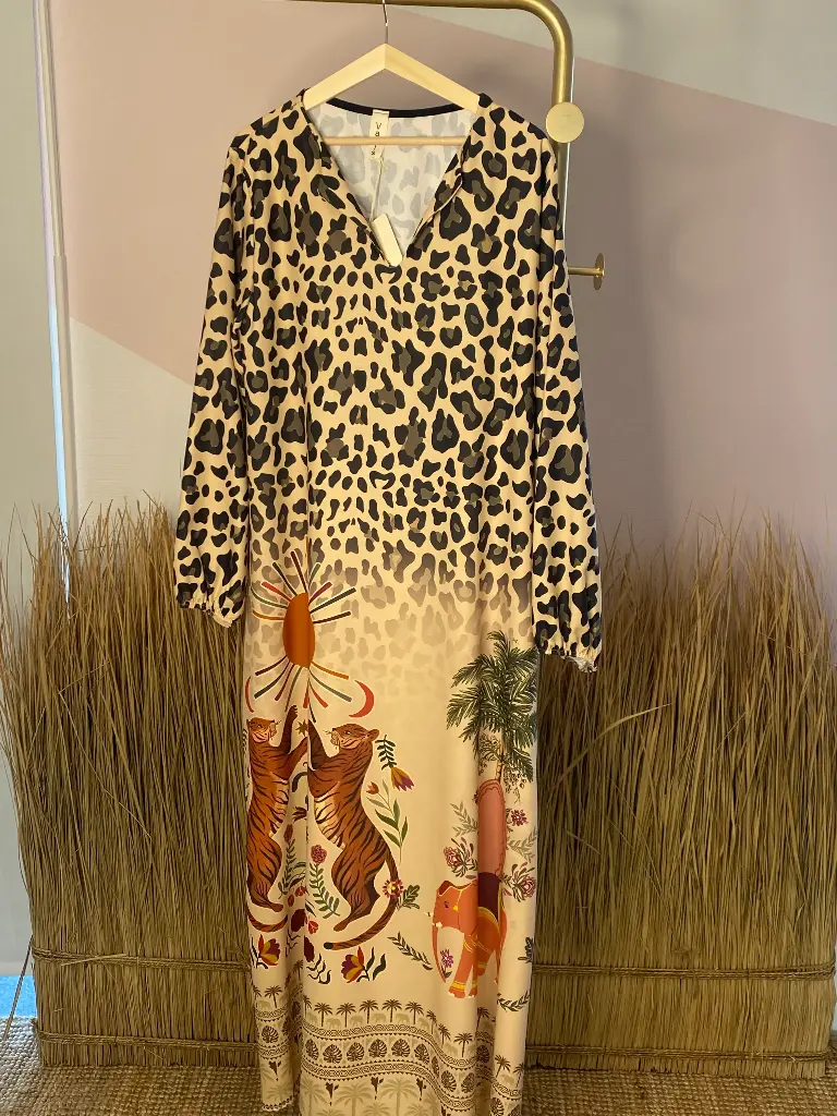 Robe Jungle