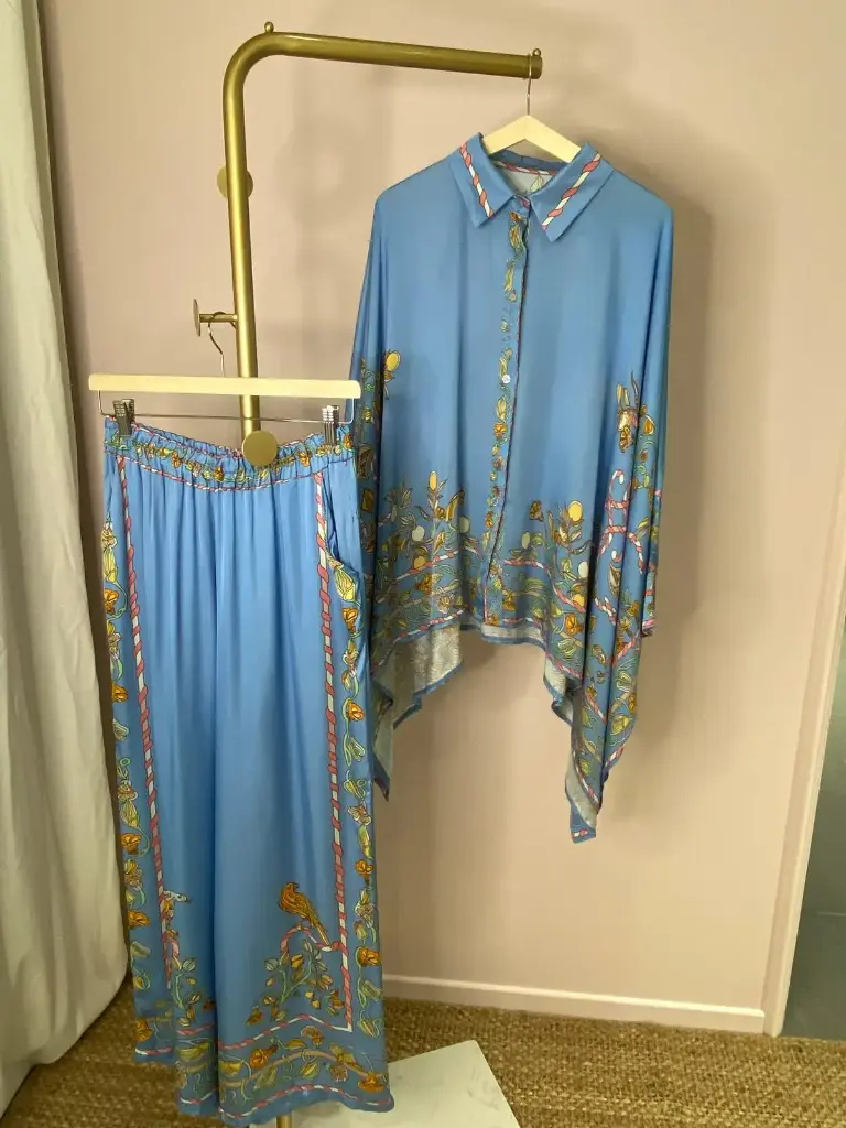 Ensemble blouse- pantalon