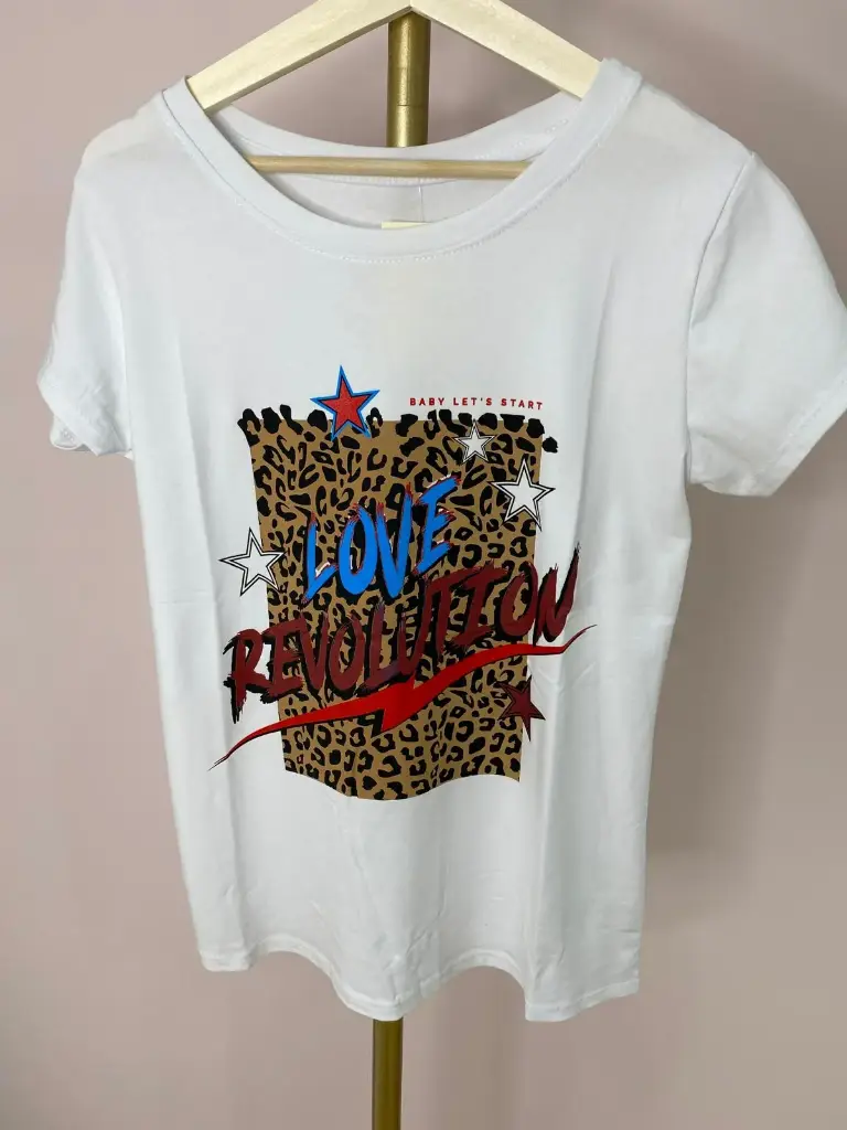 Tshirt Love revolution- fit size
