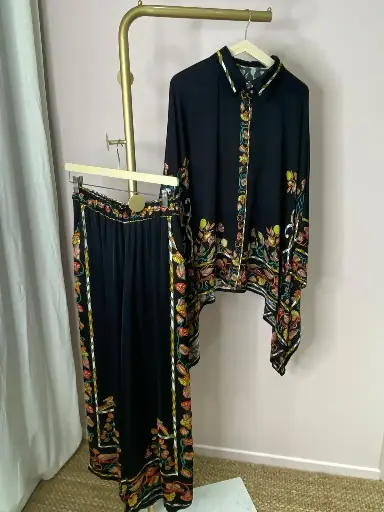 Ensemble blouse- pantalon