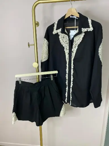 Chemisier cotton et dentelle
