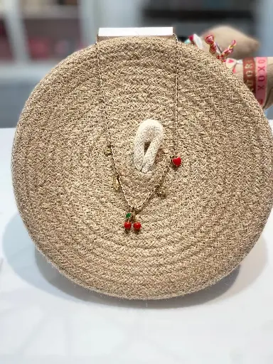 Collier Cherry