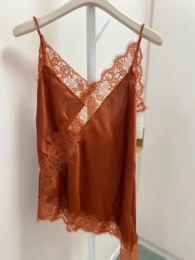 Top satin asymetrique dentelle- TU
