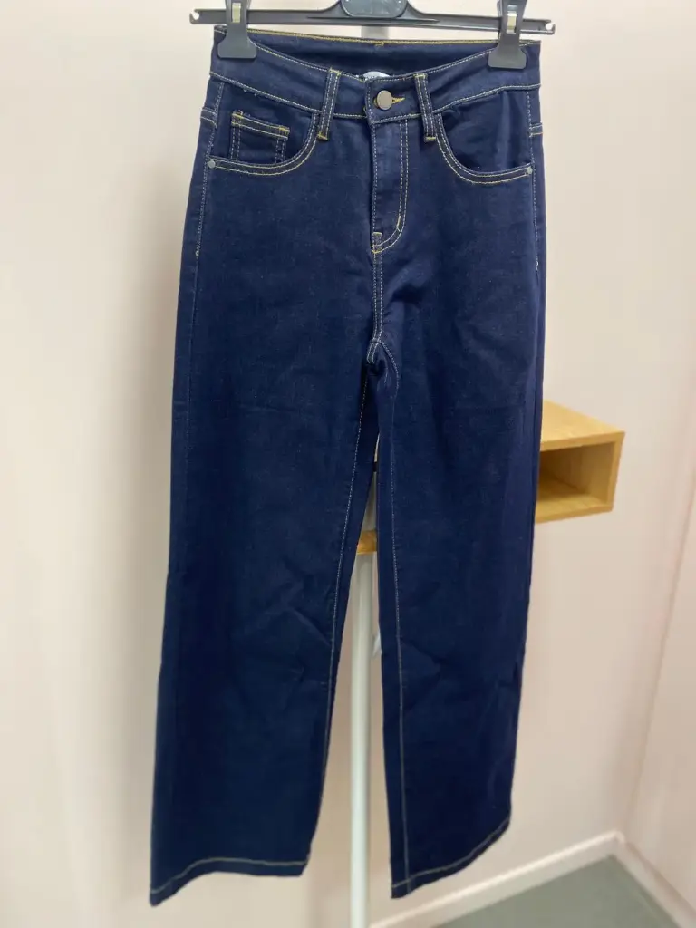 Jean bleu fonce droit